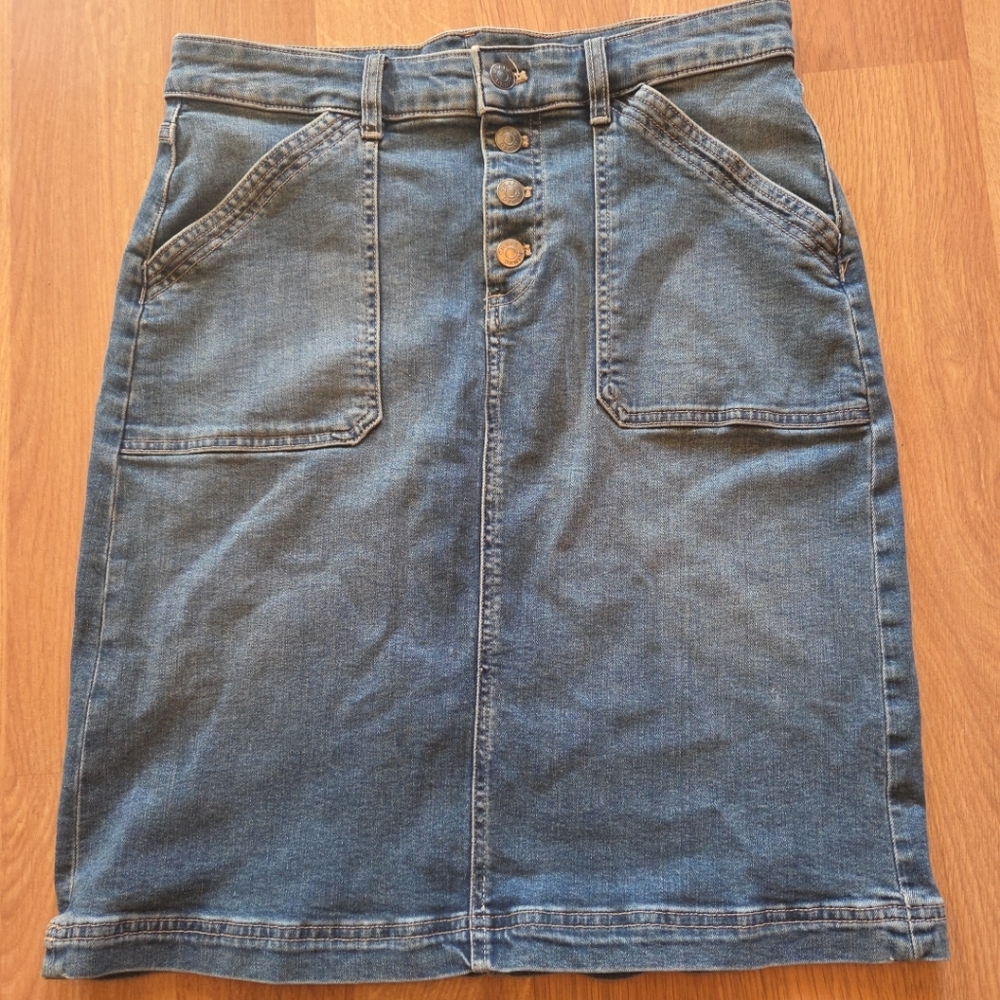 Chaps Denim Button-Front Skirt Size 4 Pencil Pockets Medium Wash
